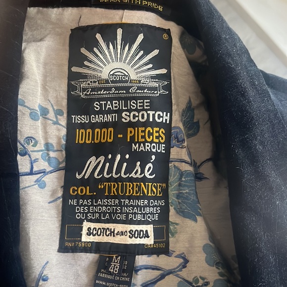 Like new Scotch & Soda Velvet Blazer. - Picture 13 of 14